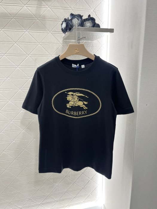 T-shirt women's