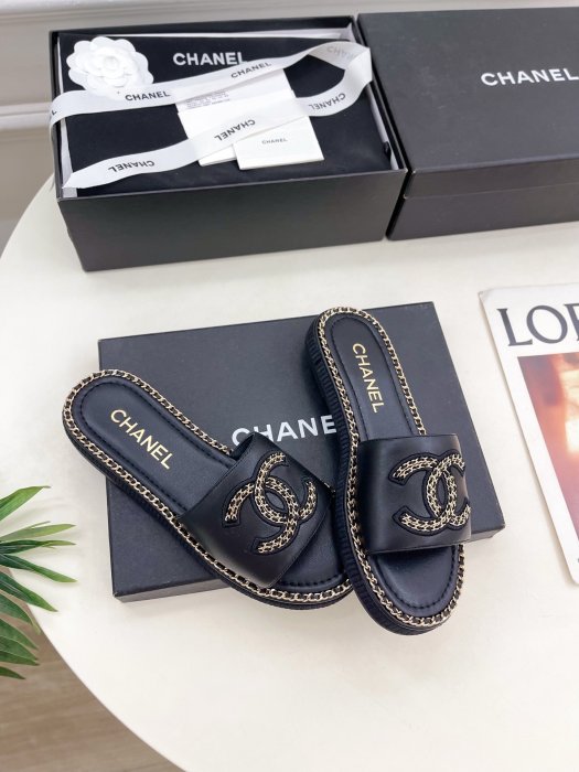 Шлепанцы женские фото 2