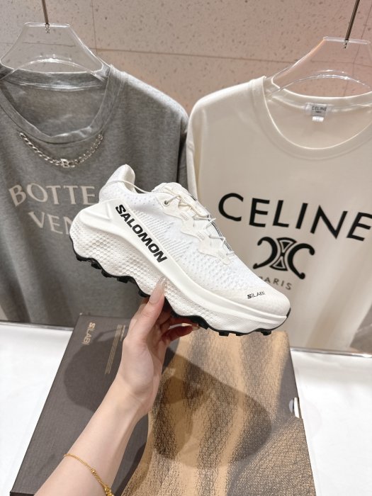 Кросівки фото 5