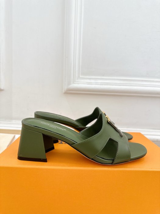 Босоножки фото 4