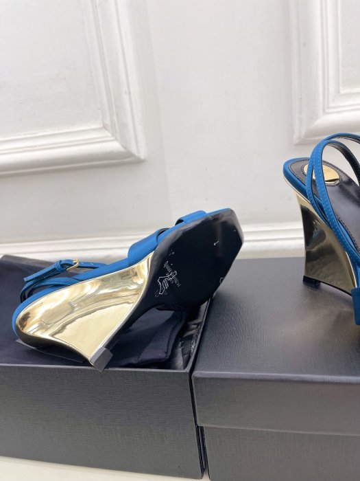 Босоножки фото 9