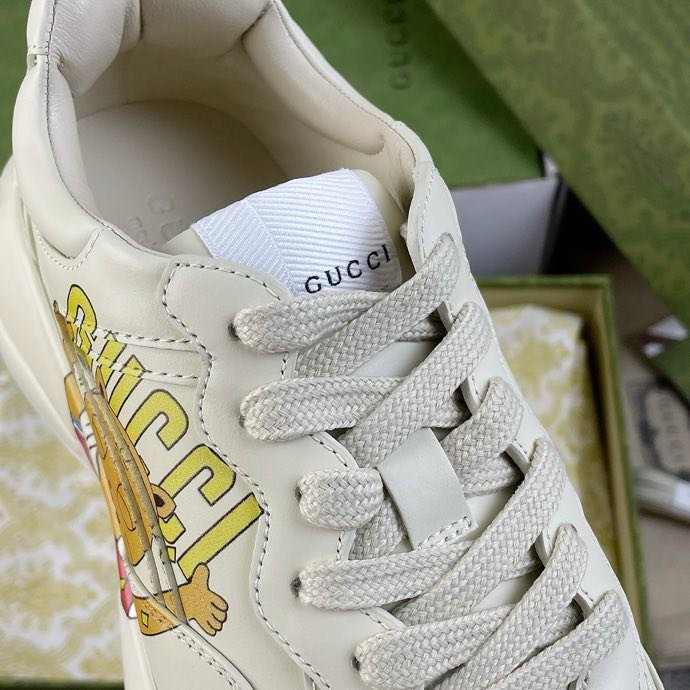 Кросівки фото 9