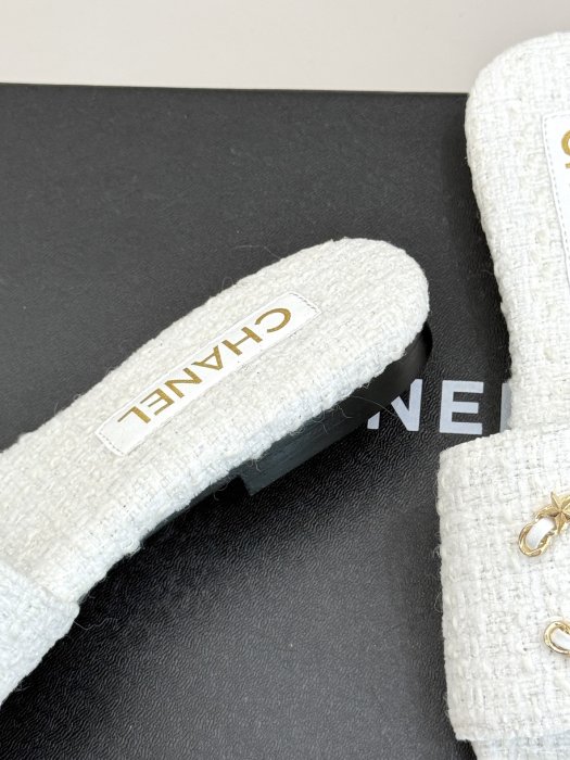 Шлепанцы женские фото 6