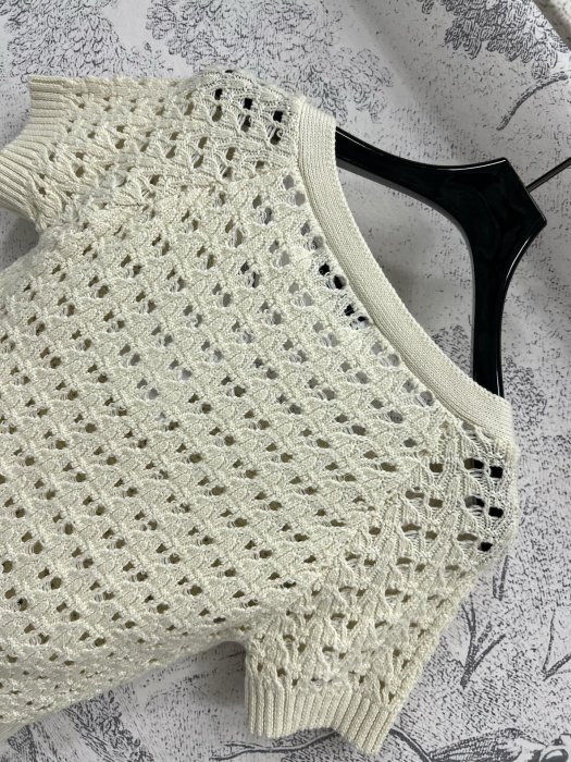 T-shirt women's фото 8