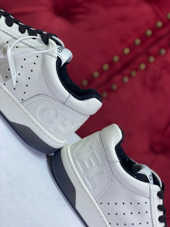 Кроссовки женские фото 4