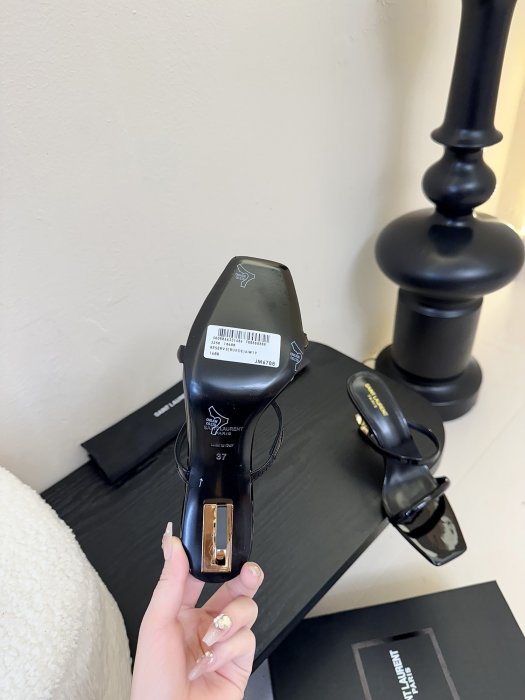 Босоножки фото 9