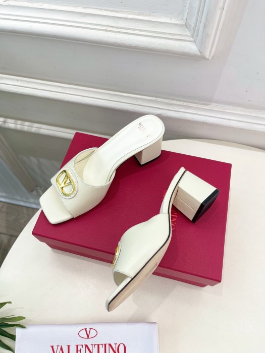 Босоножки фото 5