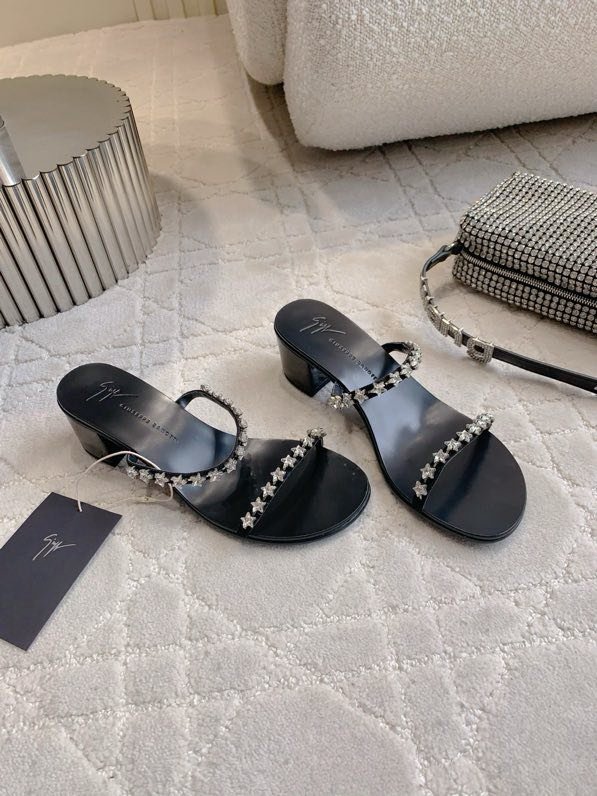 Босоніжки фото 6