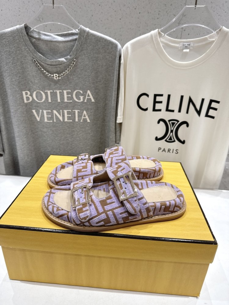 Шлепанцы женские фото 3