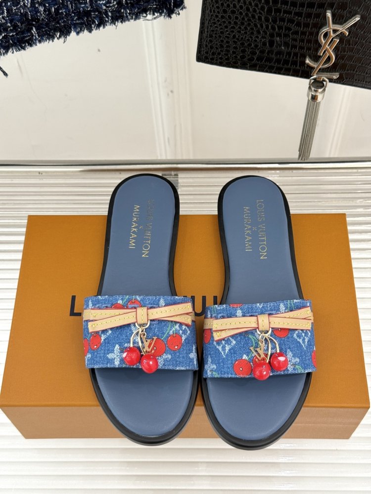 Шлепанцы женские фото 4