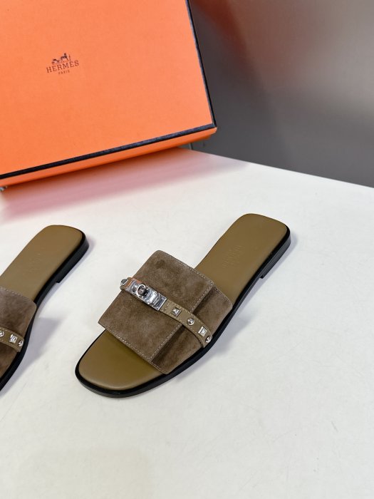 Шлепанцы фото 3