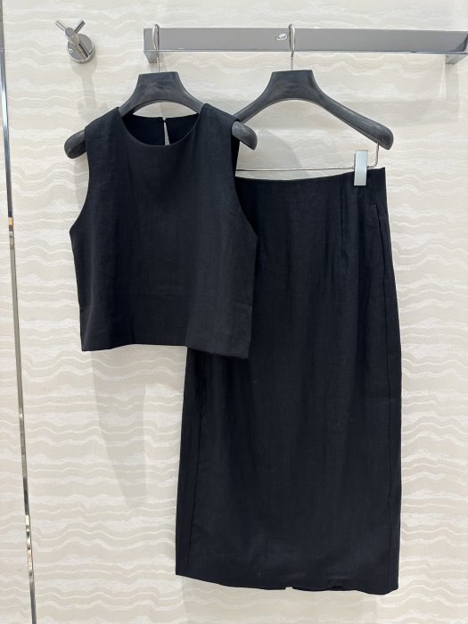 Костюм жіночий