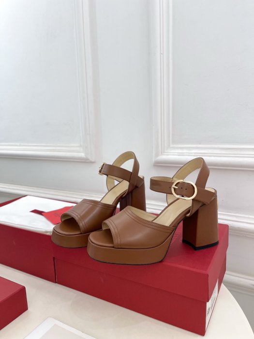 Босоножки фото 3