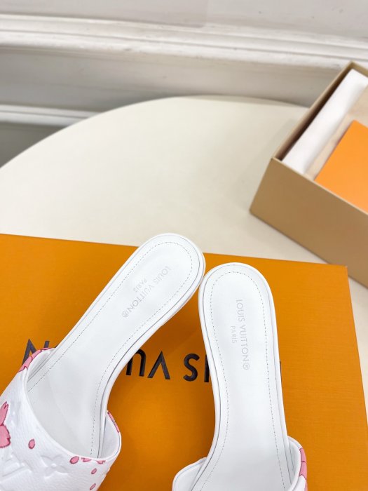 Босоножки фото 7