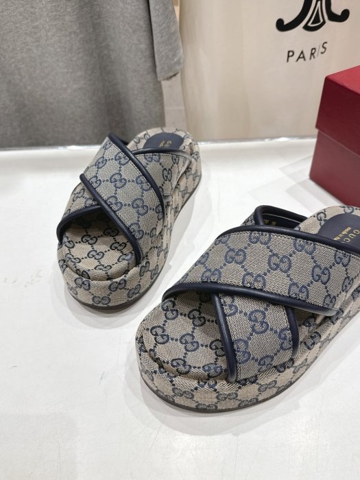 Шлепанцы фото 7