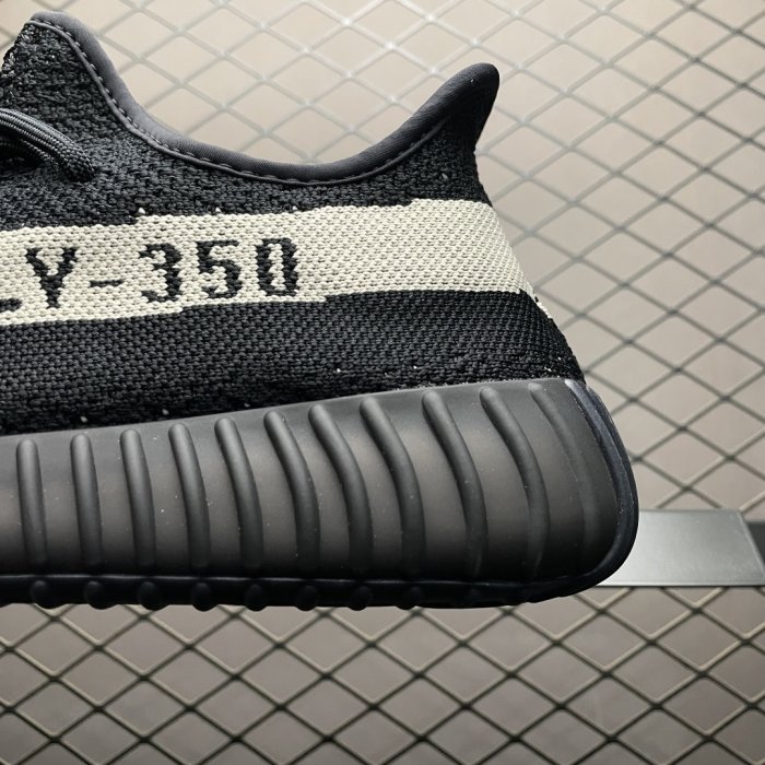 Кроссовки Yeezy Boost 350V2 фото 4