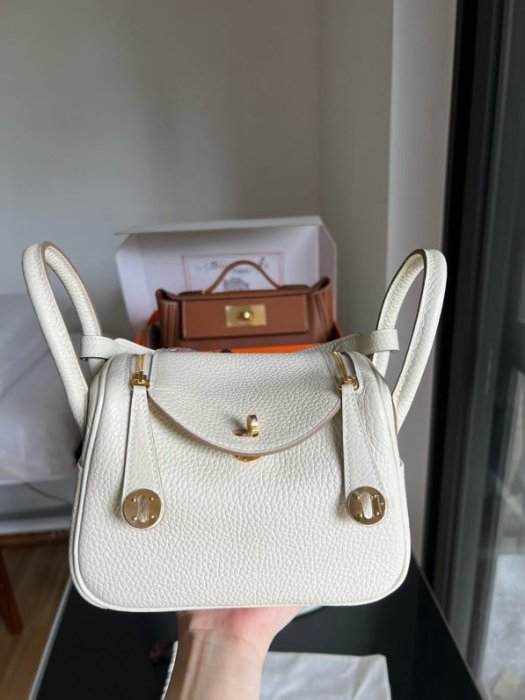 A bag women's Hermes Mini Lindy 19 cm фото 5