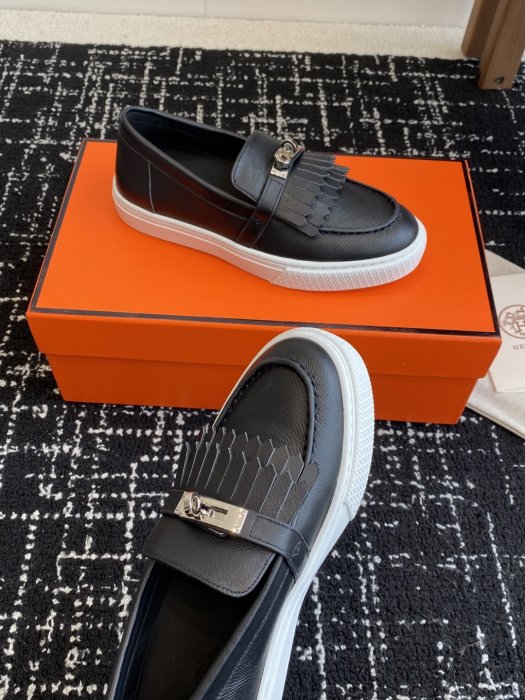 Лоферы кожаные женские фото 6