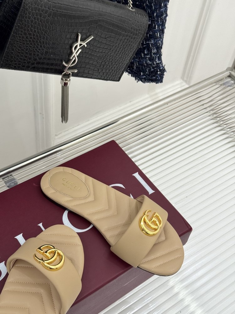 Шлепанцы женские фото 5