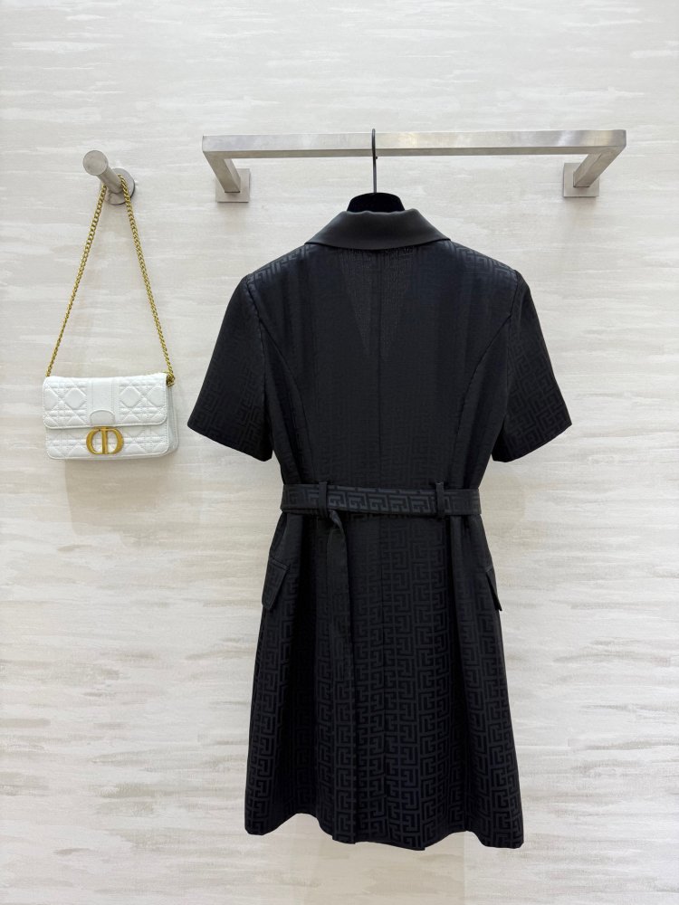 Платье с короткими рукавами и костюмным воротником фото 7