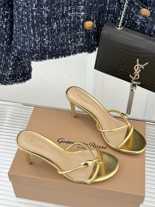 Sandals on stud фото 3