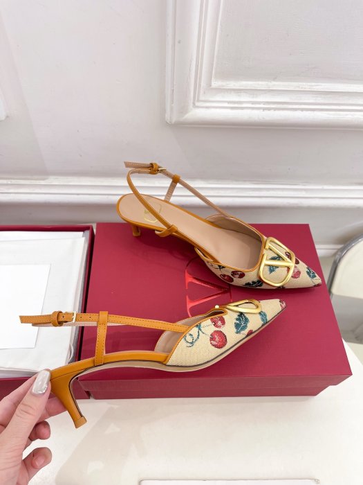 Босоножки фото 5