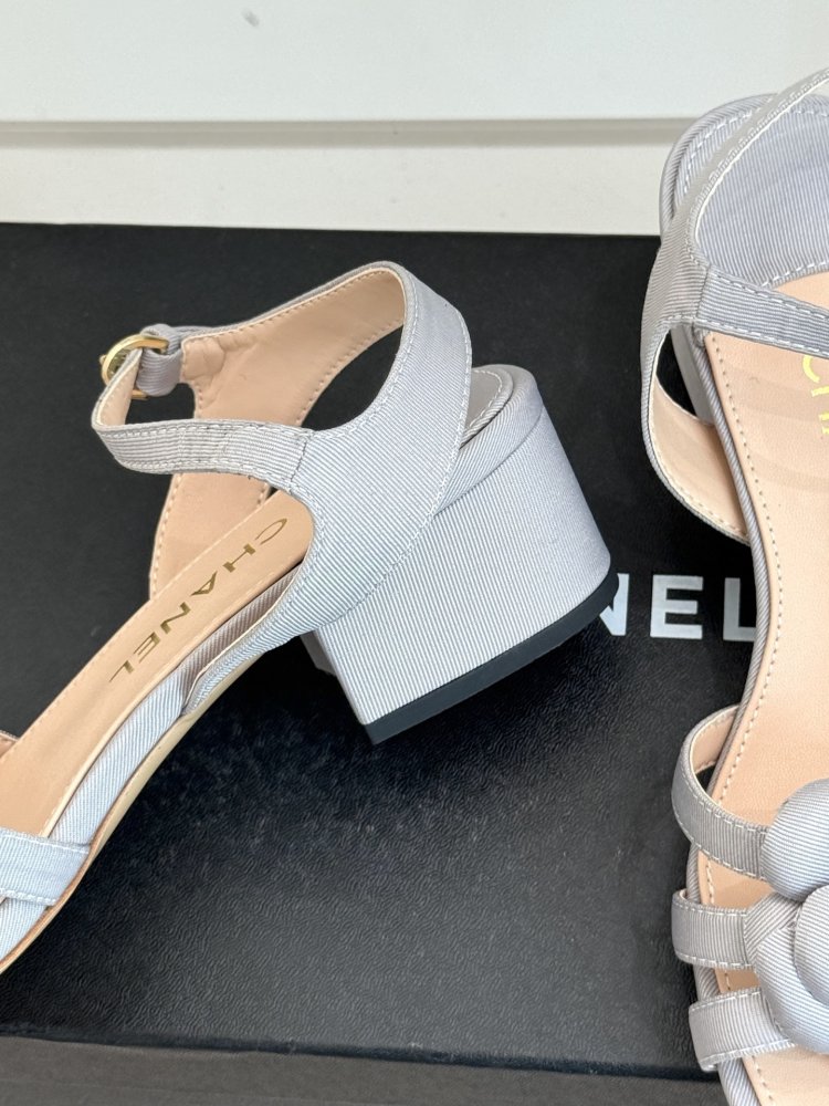 Босоножки фото 6