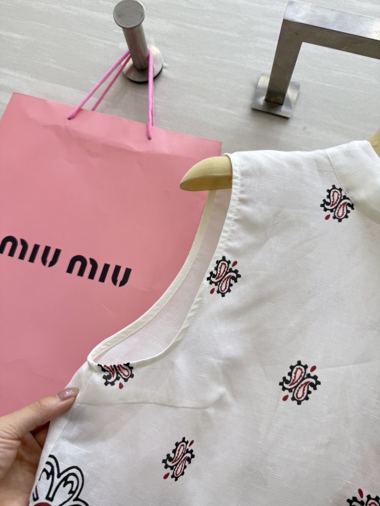 Костюм женский фото 2