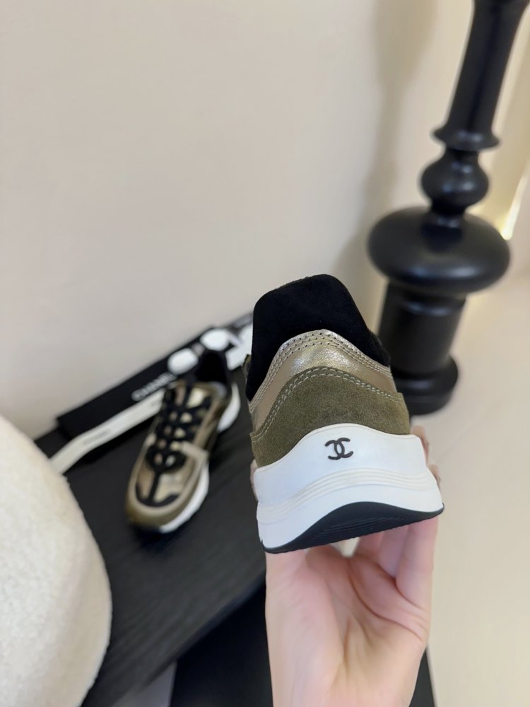 Кроссовки женские фото 6