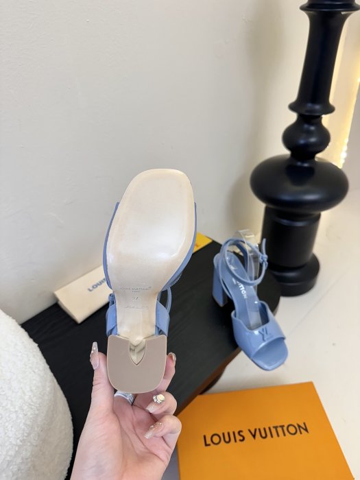 Босоножки фото 6