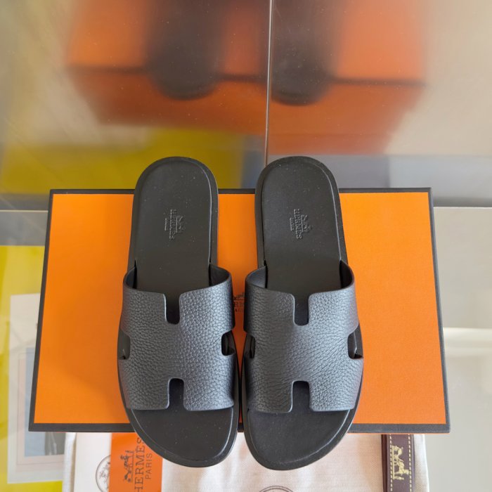 Шлепанцы женские фото 7