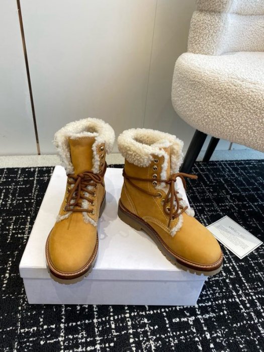 Boots women's on fur фото 5