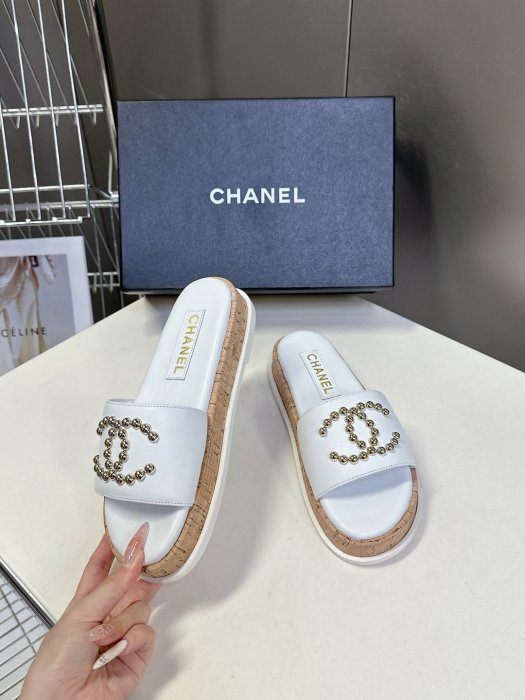 Шлепанцы женские фото 4