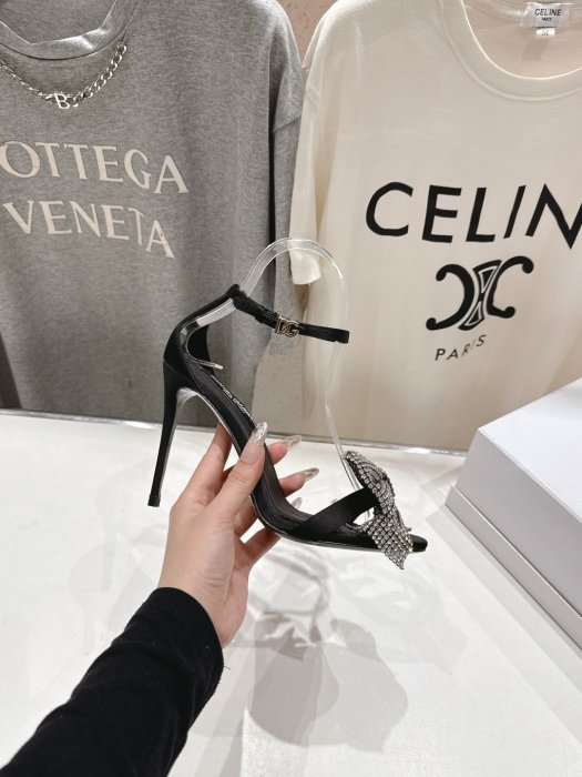 Босоніжки фото 5