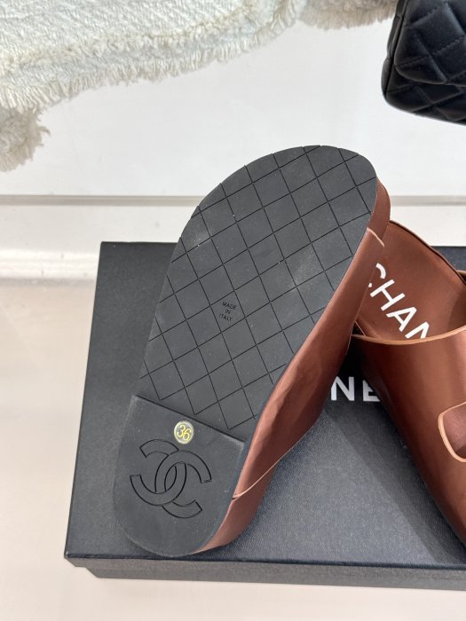 Шлепанцы фото 9