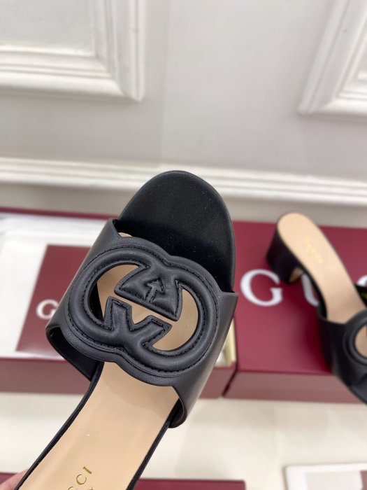 Босоножки фото 6