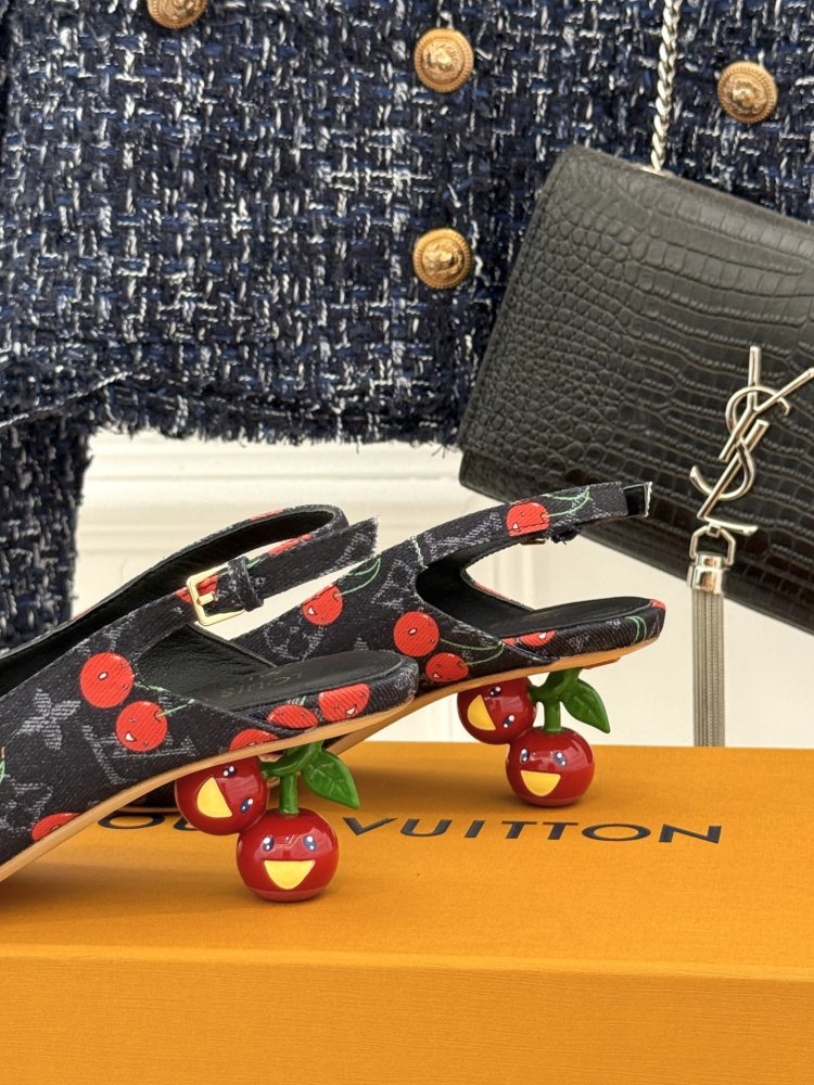 Босоножки фото 6