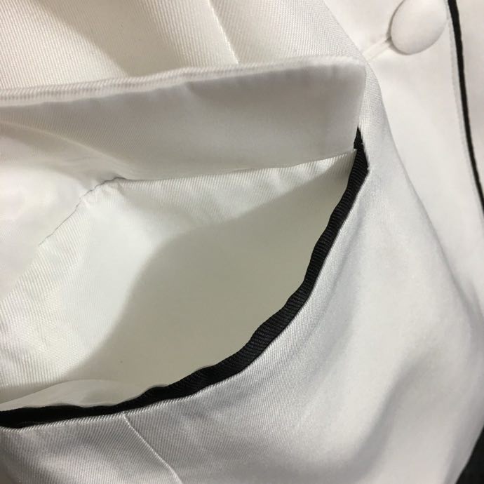 Female white costume (a jacket and shorts) фото 5