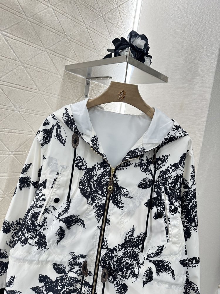 Jacket women's фото 4