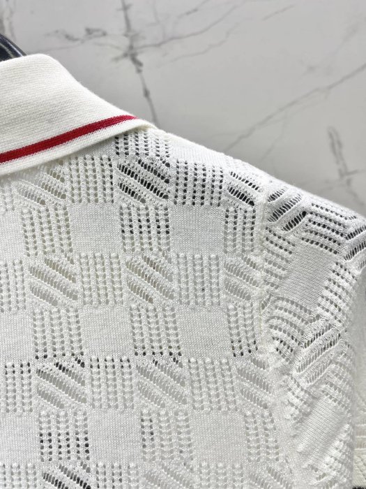 Футболка жіноча фото 8