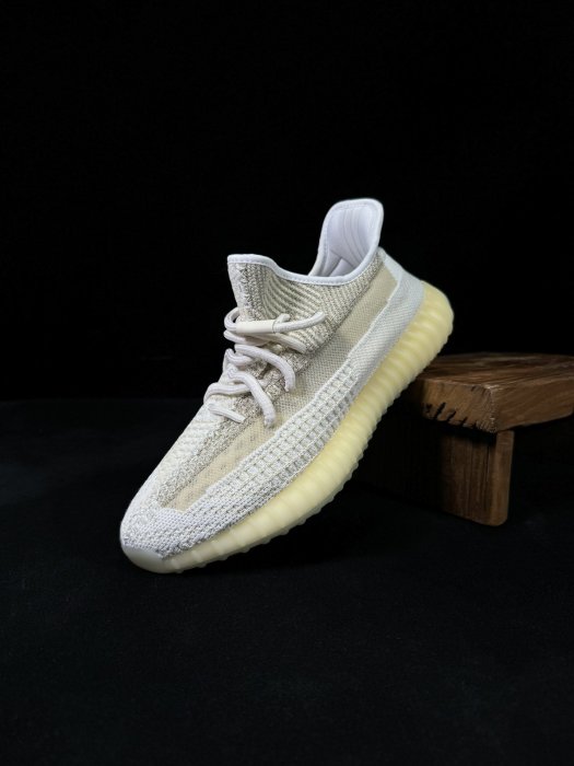 Кросівки Yeezy 350V2 фото 2