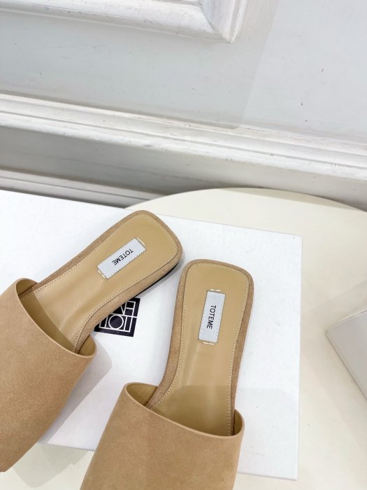 Шльопанці жіночі фото 9