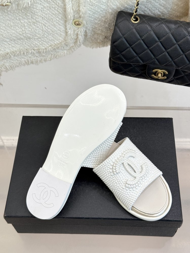 Шлепанцы женские фото 9