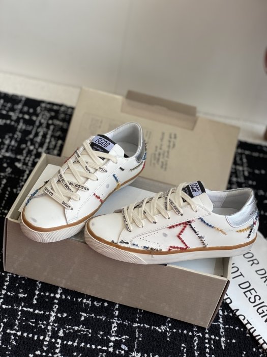 Кроссовки женские фото 3