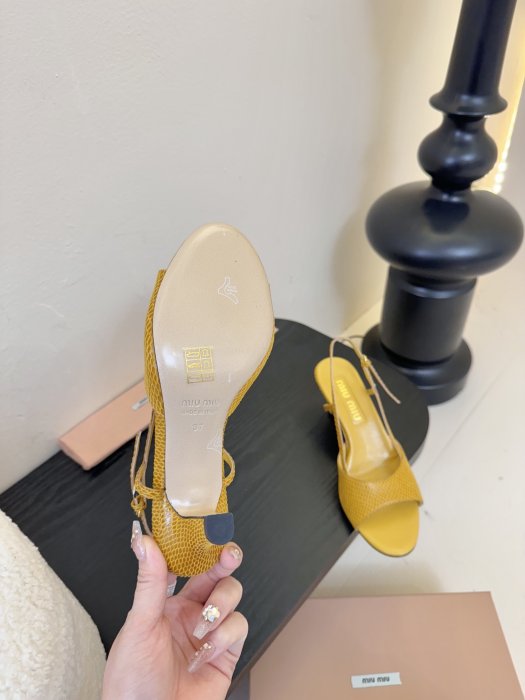 Босоножки фото 6