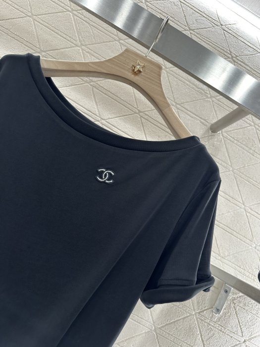 T-shirt women's фото 4