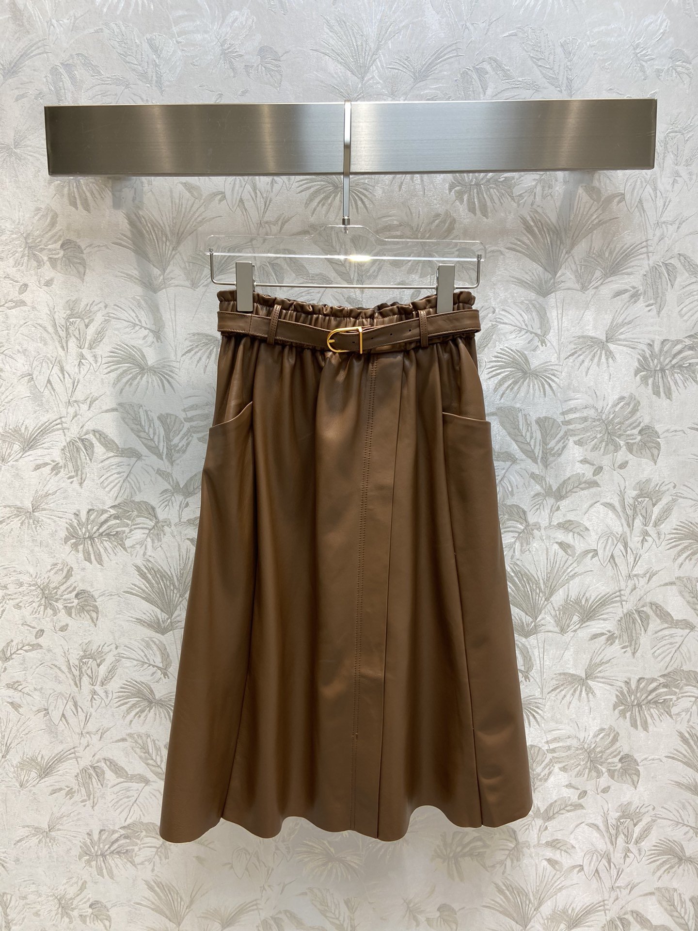 Skirt leather