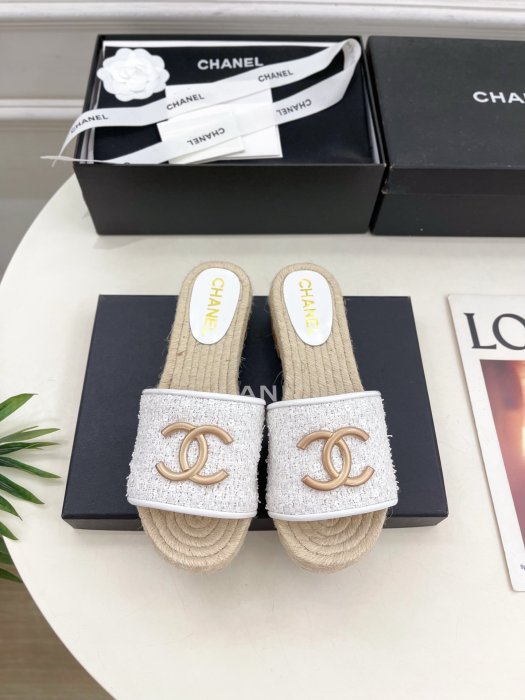 Шлепанцы женские