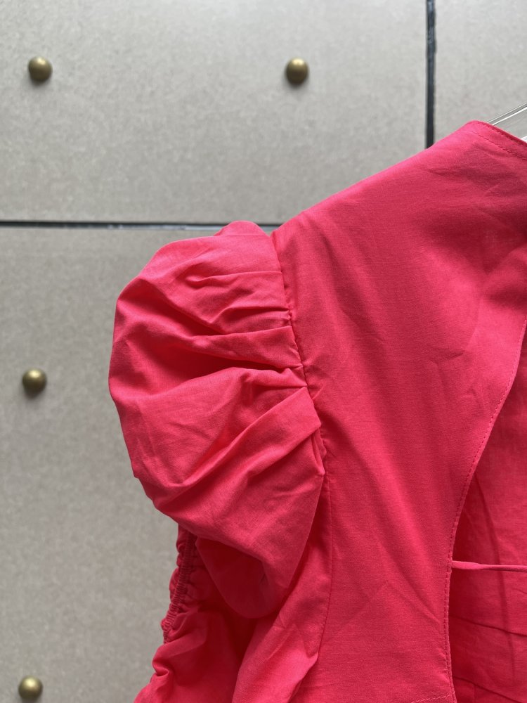 Dress from sleeves-flashlights and open back фото 5