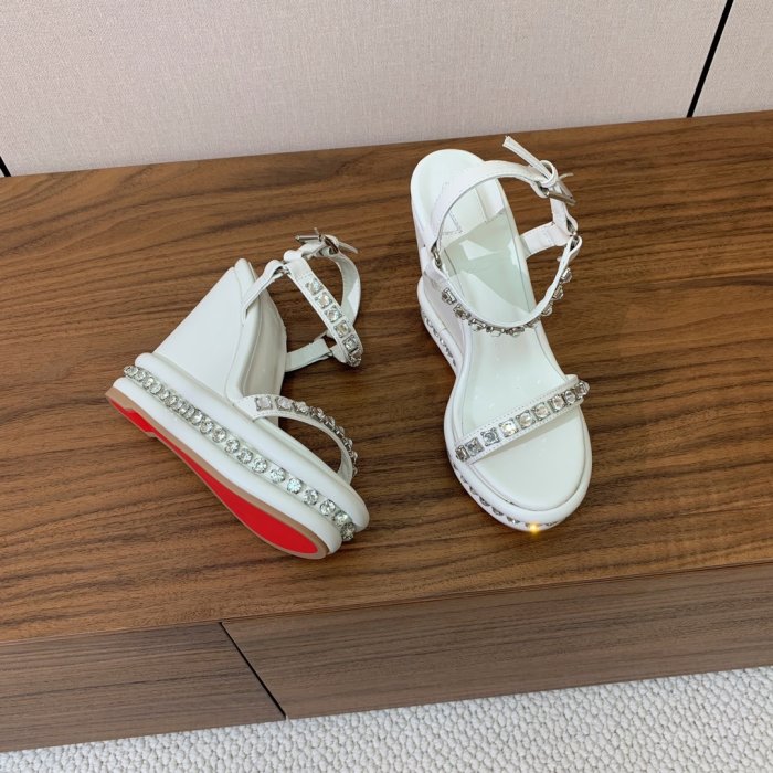 Босоножки фото 3